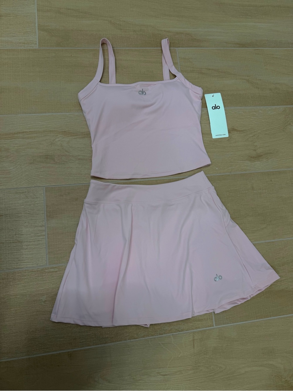 ALO Yoga Blush Pink Athletic Skirt Set - Cropped Tank & Flared Skirt